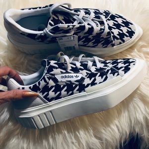 Adidas hypersleek w size 10 sneakers black white